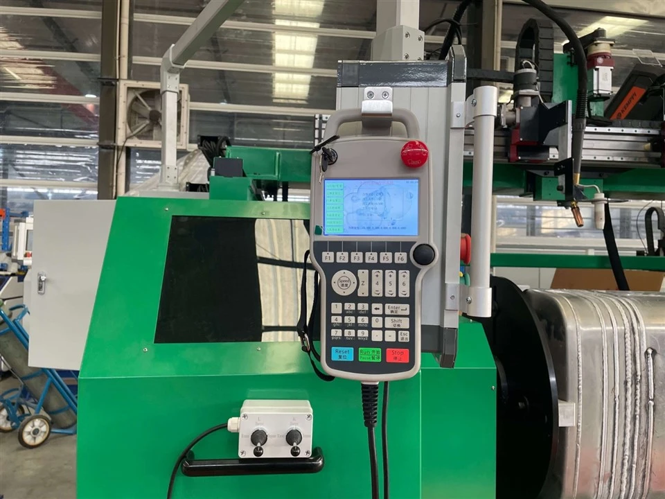 Auto MIG Aluminum Fuel Tank Welding Machine high quality